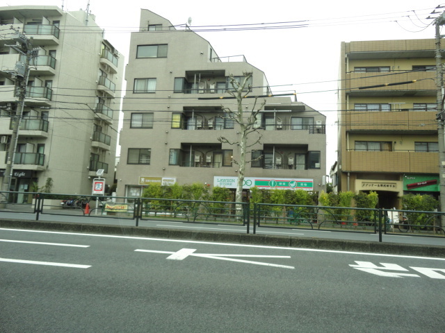 コンビニ　100円ローソン（コンビニ）まで200m