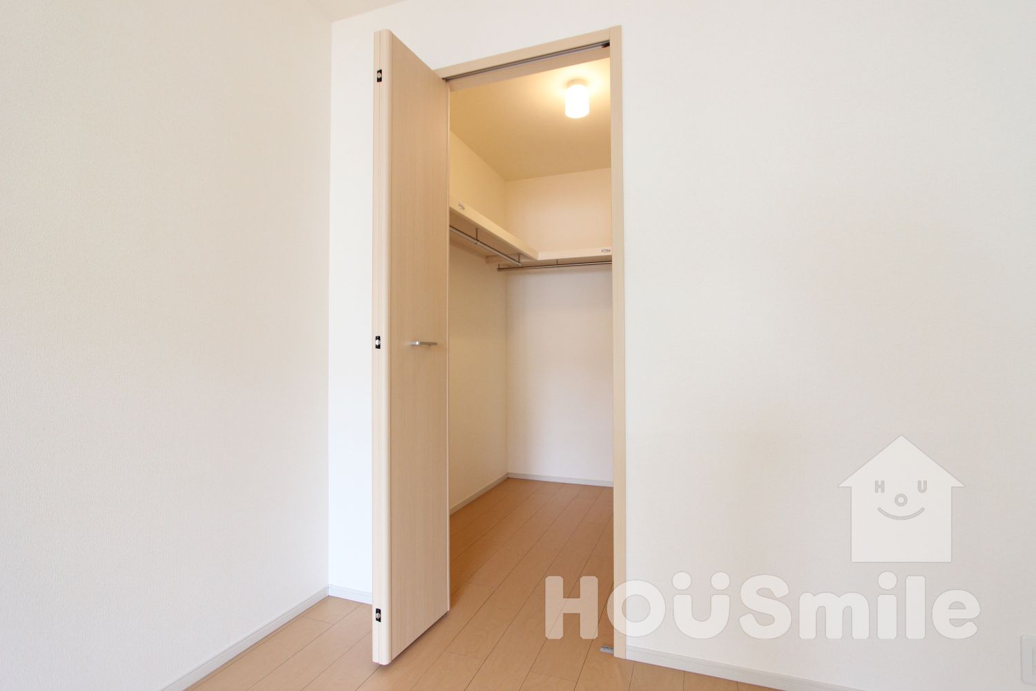 収納　ウォークインクローゼット