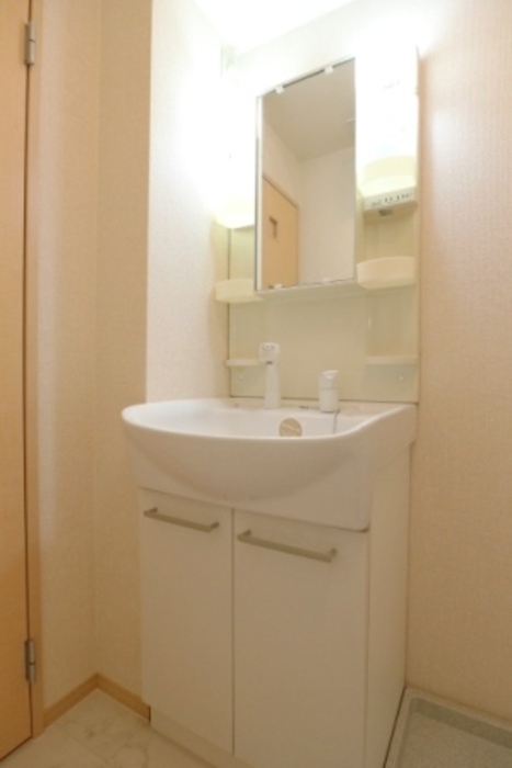 洗面設備　使いやすい洗面所です