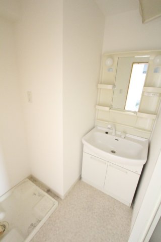 洗面設備　コンパクトで使いやすい洗面所