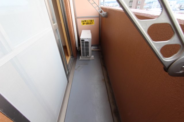 バルコニー　バルコニーからの眺めを楽しみながら食事をしませんか