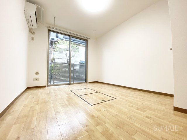 居室・リビング　落ち着いた内装です！