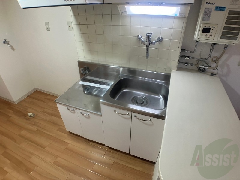 キッチン　キッチンです。ご自身でコンロを設置していただけます。