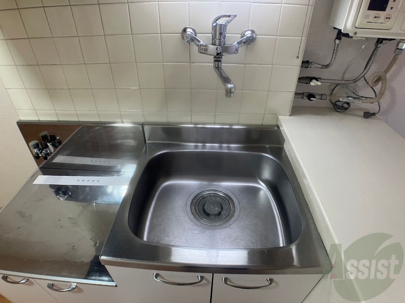 洗面設備　洗面台はありませんがこちらで洗顔などができます。