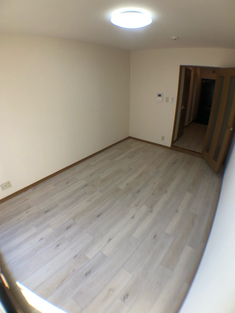 居室・リビング　落ち着いた色合いのリビング