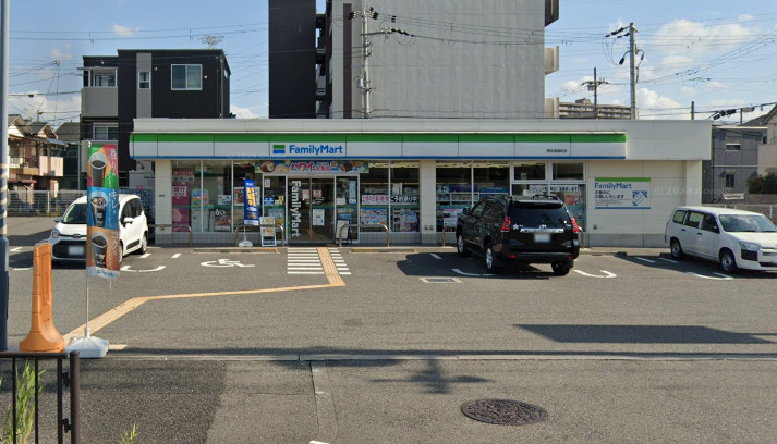 コンビニ　ファミリーマート 堺北長尾町店（コンビニ）まで228m