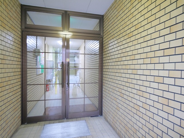 エントランス　建物の内部です
