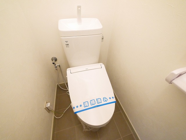 トイレ　清潔感のあるトイレです