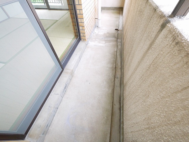 バルコニー　外からの目が気にならないバルコニーで洗濯物が干せます