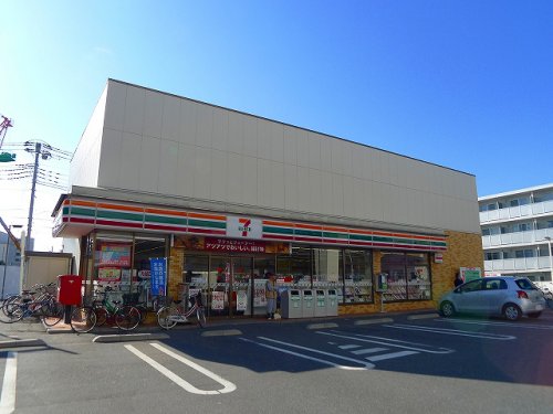 コンビニ　セブンイレブン 足立扇2丁目店（コンビニ）まで801m