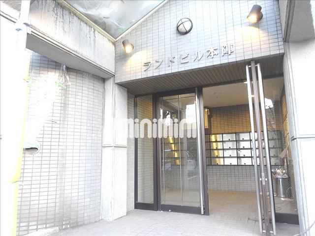 エントランス　明るい雰囲気のエントランスです