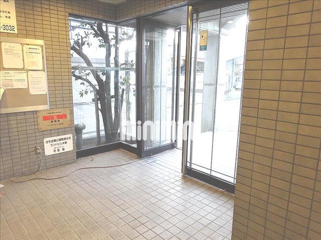 ロビー　温かみのあるロビーです