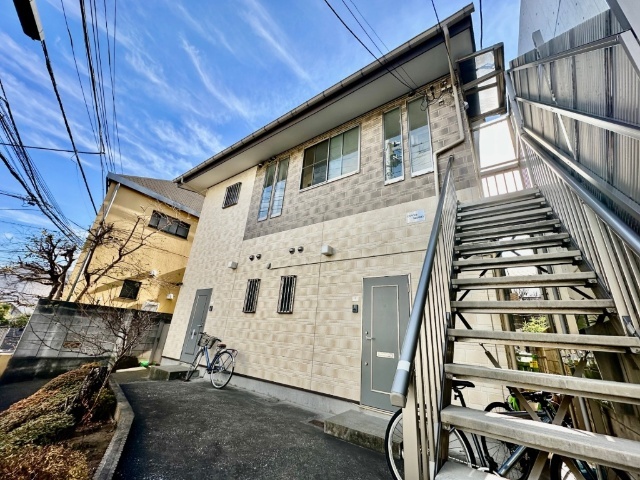 建物外観　『新築そっくりさん』で外観もリノベーション済みです