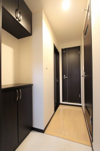 玄関　参考写真です。現況優先。