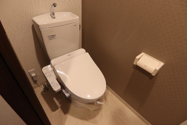 トイレ　※別室の参考写真の為、現況優先です。