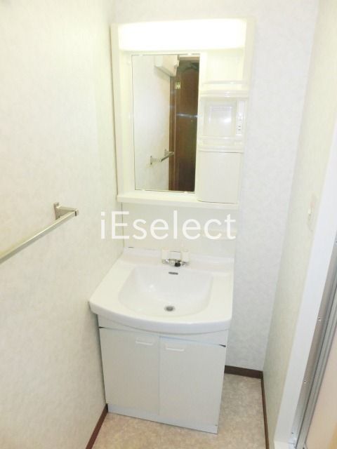 洗面設備　毎日使う独立洗面台です。