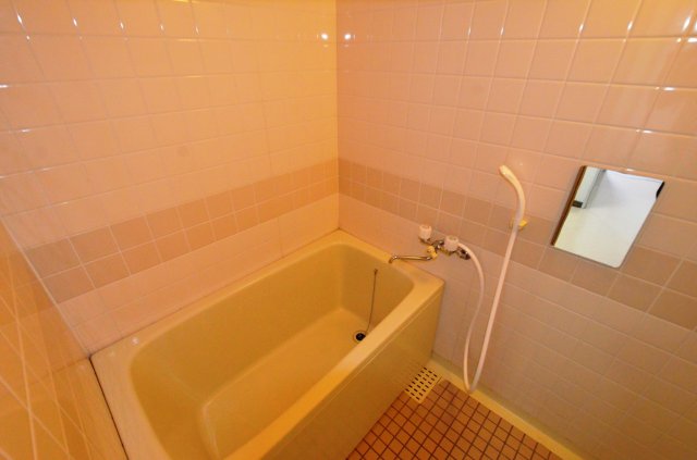 バス・シャワールーム　清潔感のある浴室です♪