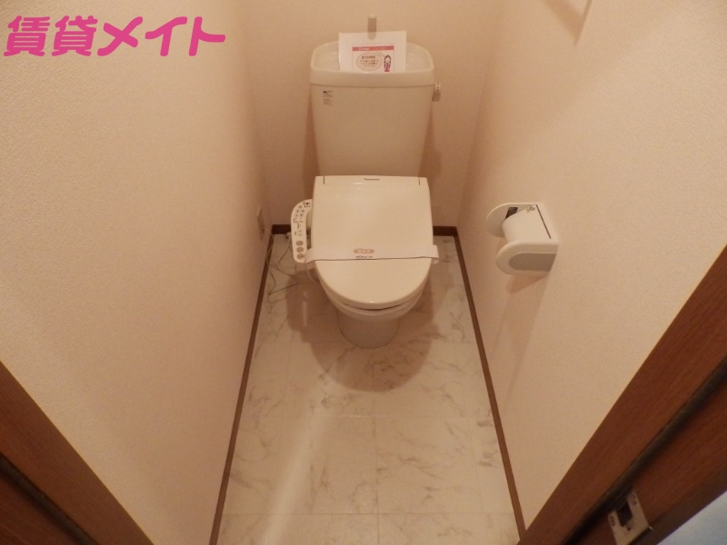 トイレ　同型参考写真