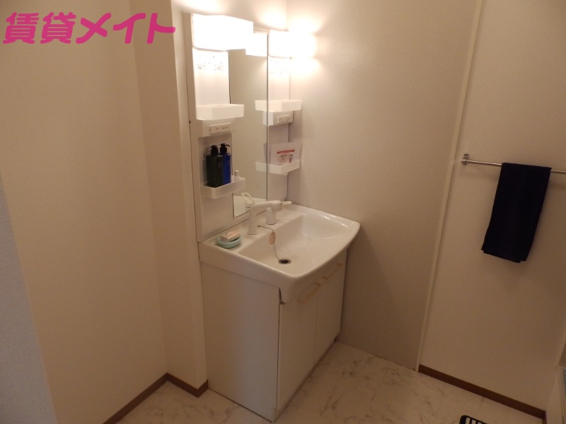 洗面設備　同型参考写真