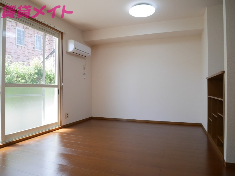 居室・リビング　同型参考写真