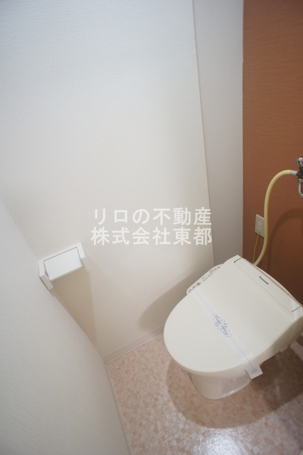 トイレ　白を基調とした空間で清潔感のあるトイレです♪