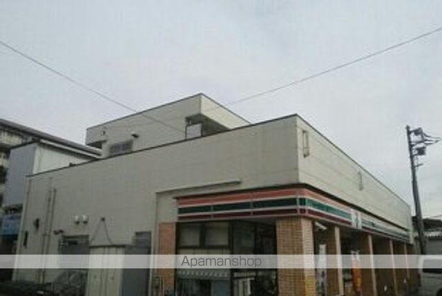 コンビニ　セブンイレブン（コンビニ）まで220m