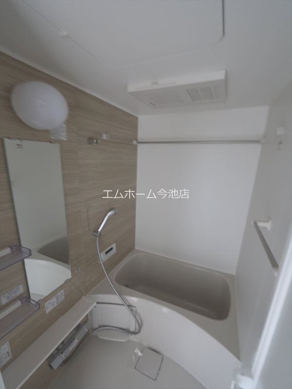 バス・シャワールーム　浴室暖房乾燥機能付バス
