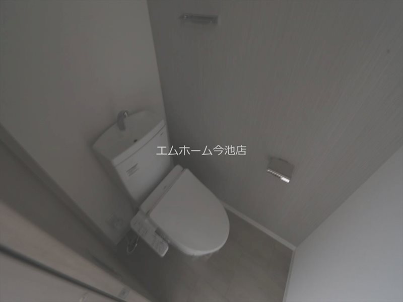 トイレ　温水洗浄便座付トイレ