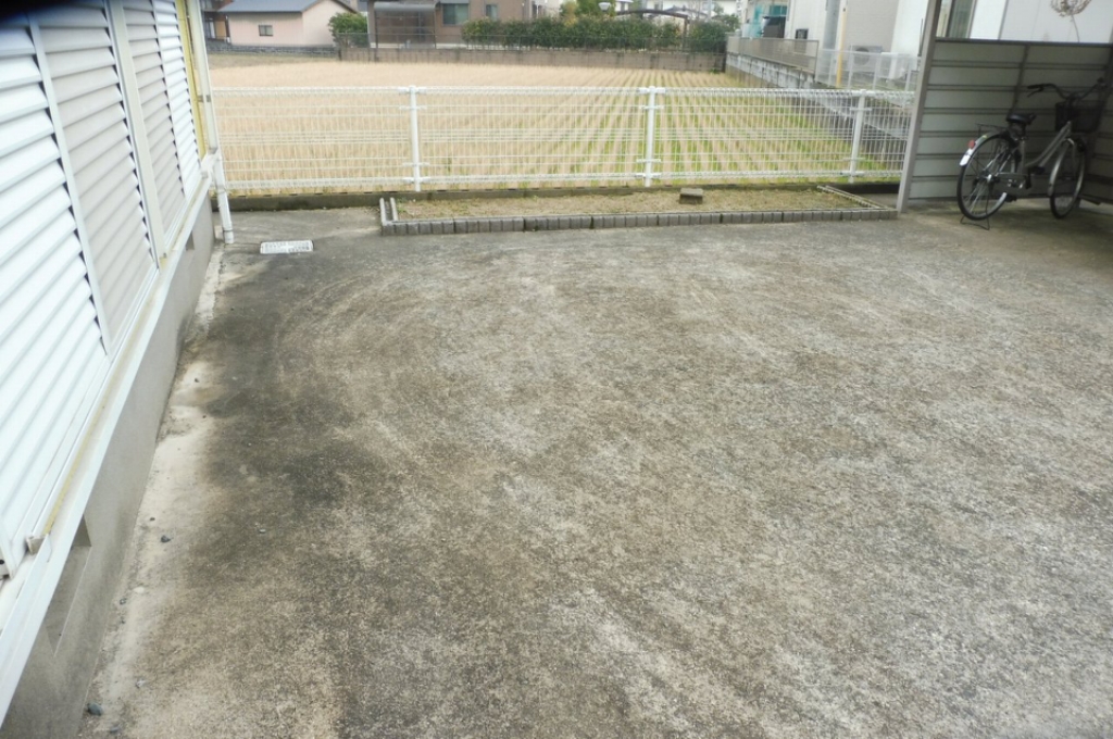 バルコニー　テラス