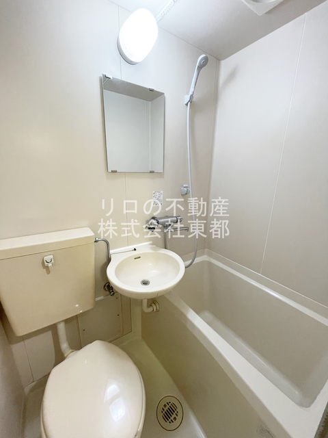 バス・シャワールーム　お掃除がしやすい３点ユニットバスです☆