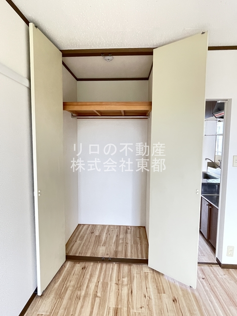 収納　ロングコート・ワンピースがかけられる縦長収納です！