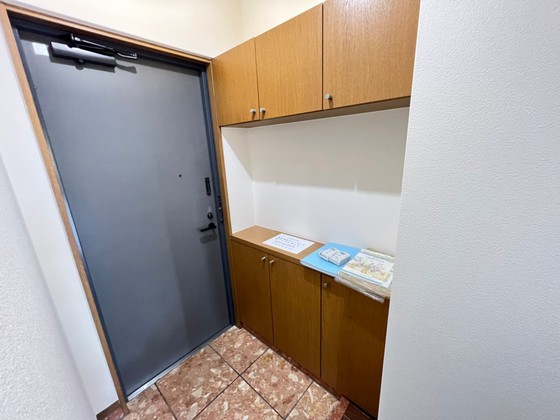 玄関　※別部屋の写真です