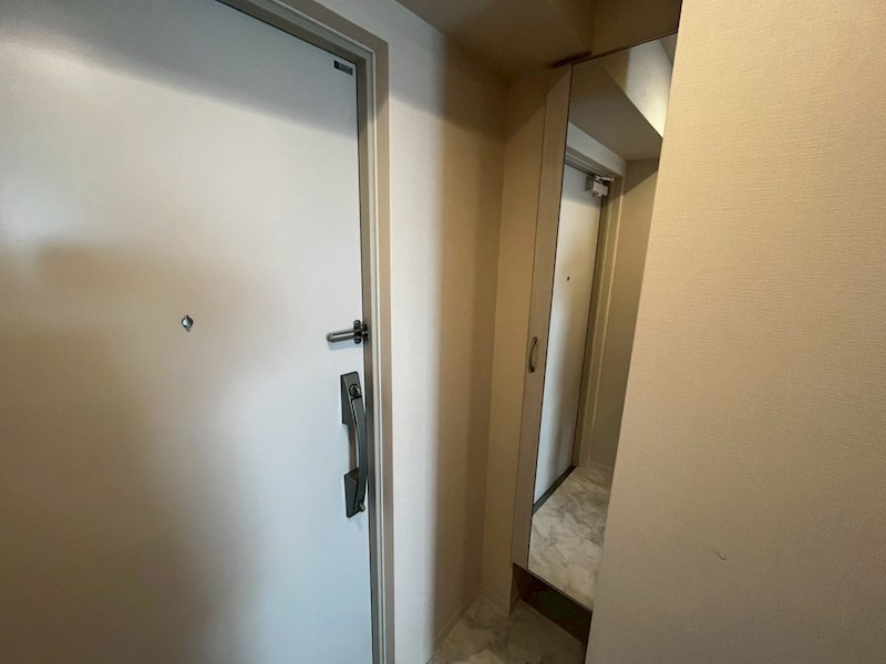 玄関　※同物件別部屋　写真参照※