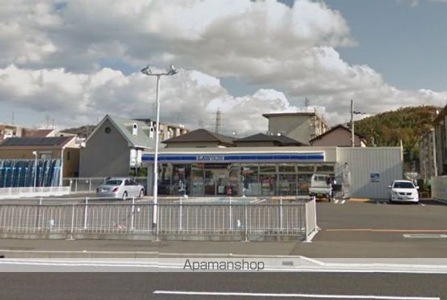 コンビニ　ローソン神前東店（コンビニ）まで500m