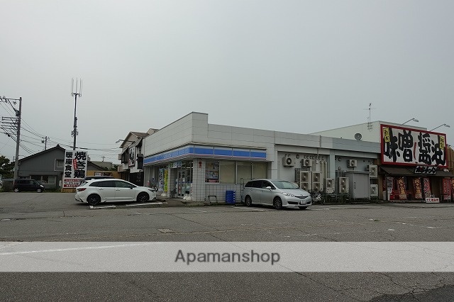 コンビニ　ローソン（コンビニ）まで536m
