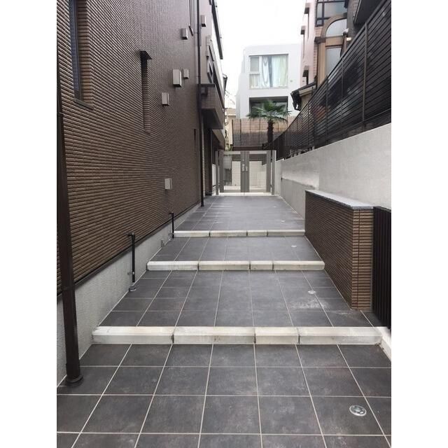 エントランス　建物の内部です