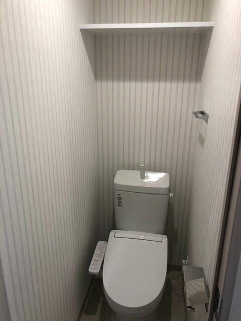 トイレ　温水洗浄便座完備