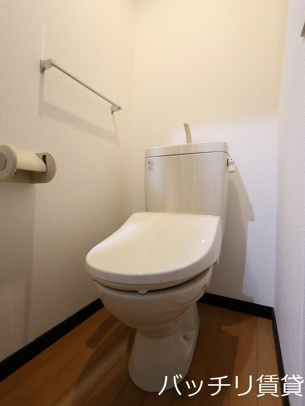 トイレ　写真は別号室の為、現状優先になります。