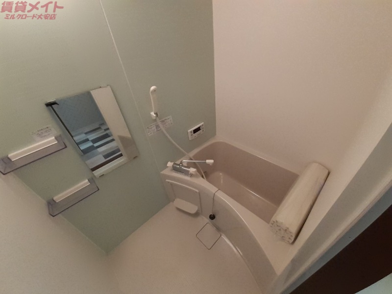 バス・シャワールーム　同型参考写真