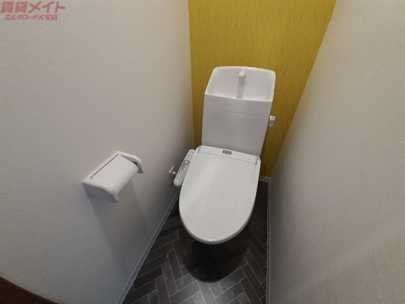 トイレ　同型参考写真