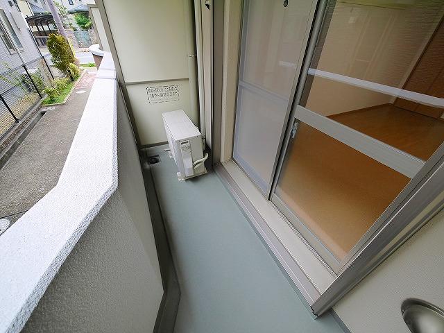 バルコニー　開放的で明るい空間を演出してくれるバルコニーです