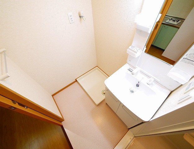 洗面設備　使いやすい洗面所です
