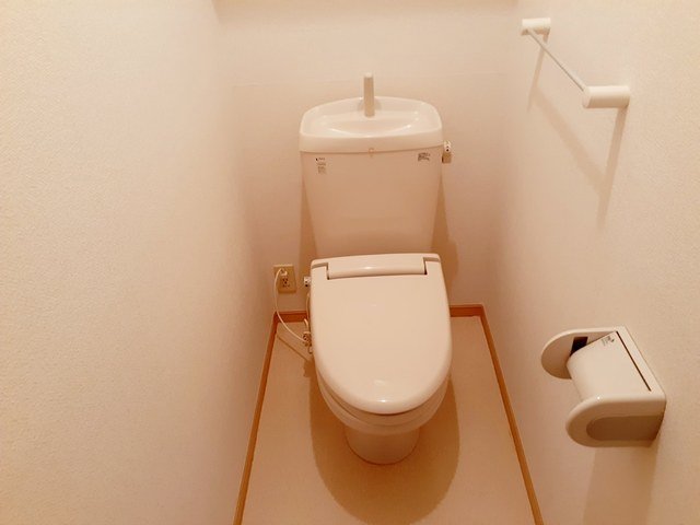 トイレ　落ち着いたトイレです