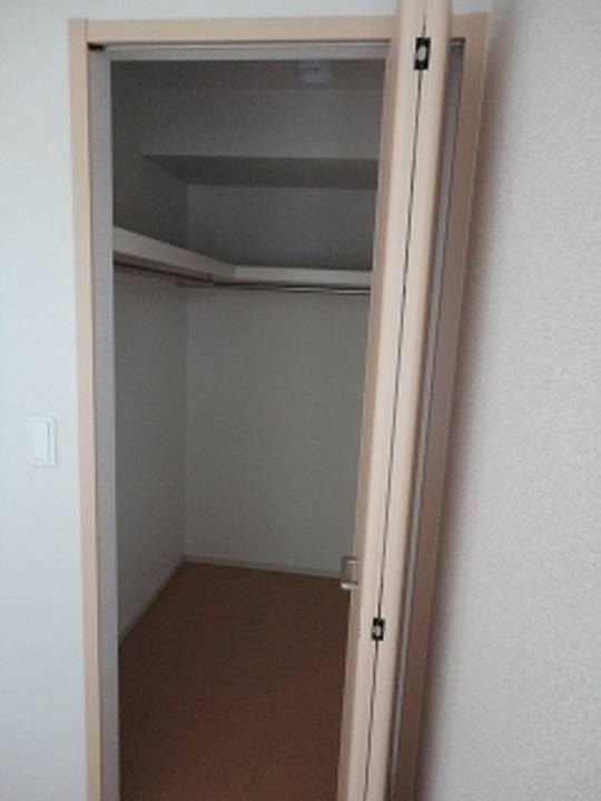収納　ウォークインクローゼット