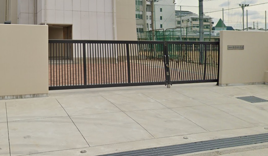 中学校　大阪市立新北島中学校（中学校）まで917m