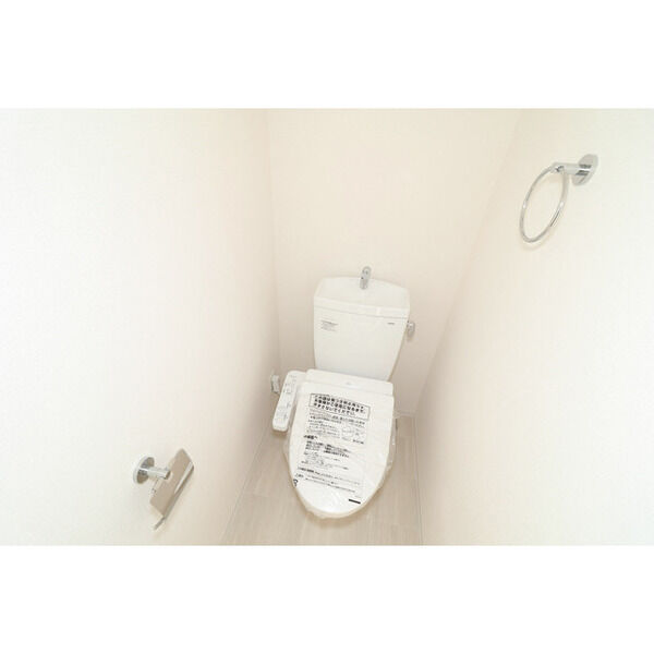 トイレ　清潔感のあるトイレです