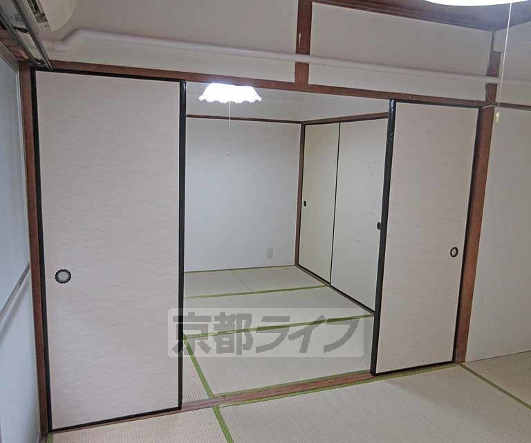 居室・リビング　二部屋でとっても広々です