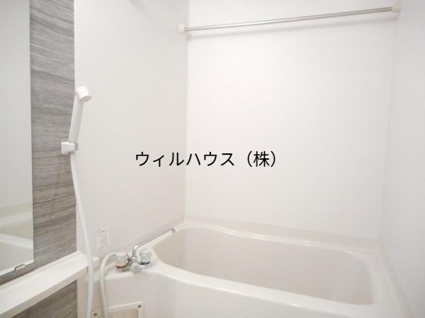 バス・シャワールーム　浴室乾燥機付き！