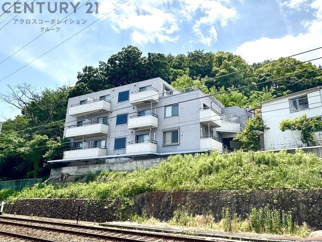 建物外観　駅近！小林駅の西改札口まで徒歩１分の立地です♪