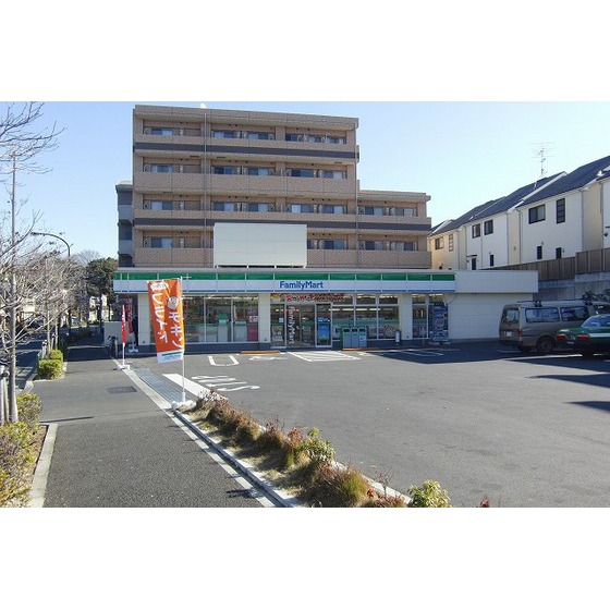 コンビニ　ファミリーマート成田西二丁目店（コンビニ）まで814m